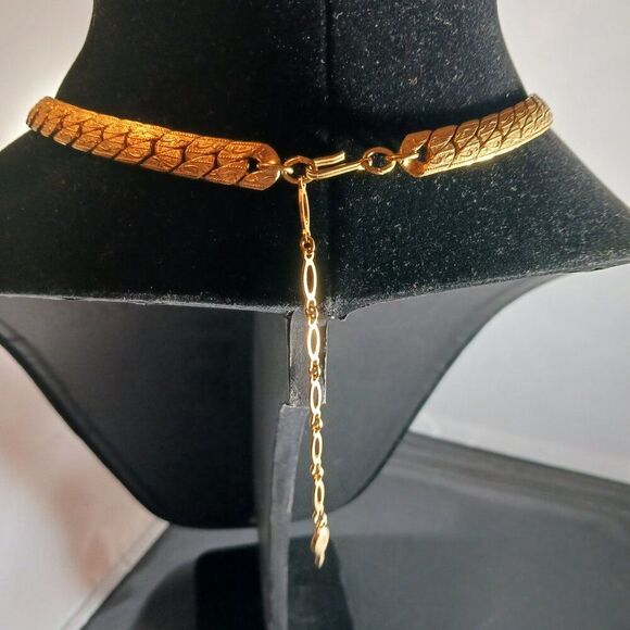 Sarah Coventry Vintage 1965 Gold Tone Choker Necklace - Picture 4 of 8